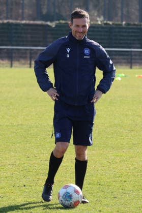 04 03 2026, xrekx, Soccer 2 Bundesliga, Karlsruher SC Training v l Christian Eichner Trainer Karlsruher SC DFL DFB REGULATIONS PROHIBIT ANY USE OF PHOTOGRAPHS as IMAGE SEQUENCES and or QUASI VIDEO Karlsruhe