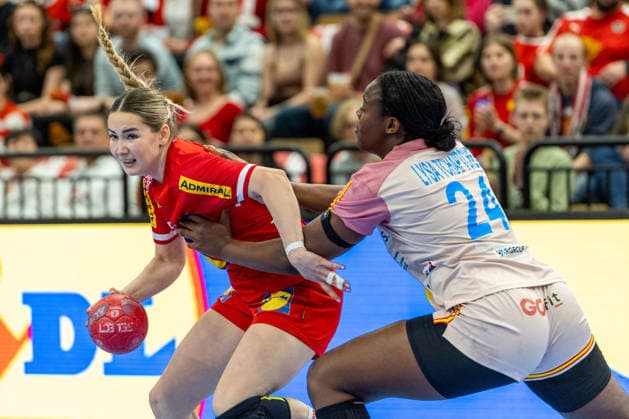 HANDBALL - EHF EURO Quali, AUT vs ESP VIENNA,AUSTRIA,04.MAR.26 - HANDBALL - EHF Women s European Championship, EM, Europameisterschaft qualification, OEHB international match, Länderspiel, Nationalmannschaft Austria vs Spain. Image shows Ana Pandza (AUT) and Lysa Tchaptchet Defo (ESP).  GEPAxpictures xPhilippxBrem