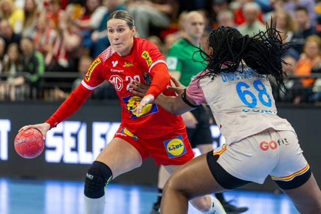 HANDBALL - EHF EURO Quali, AUT vs ESP VIENNA,AUSTRIA,04.MAR.26 - HANDBALL - EHF Women s European Championship, EM, Europameisterschaft qualification, OEHB international match, Länderspiel, Nationalmannschaft Austria vs Spain. Image shows Ines Ivancok-Soltic (AUT) and Lyndie Tchapchet Defo (ESP).  GEPAxpictures xPhilippxBrem