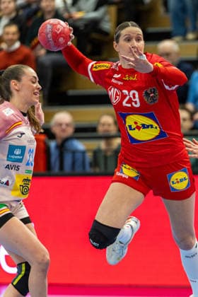 HANDBALL - EHF EURO Quali, AUT vs ESP VIENNA,AUSTRIA,04.MAR.26 - HANDBALL - EHF Women s European Championship, EM, Europameisterschaft qualification, OEHB international match, Länderspiel, Nationalmannschaft Austria vs Spain. Image shows Paula Arcos Poveda (ESP) and Ines Ivancok-Soltic (AUT).  GEPAxpictures xPhilippxBrem