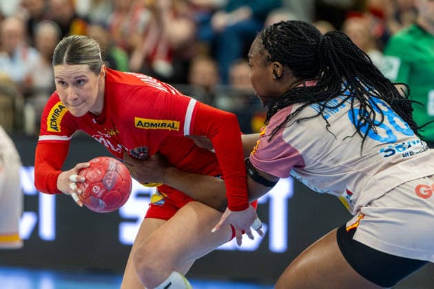 HANDBALL - EHF EURO Quali, AUT vs ESP VIENNA,AUSTRIA,04.MAR.26 - HANDBALL - EHF Women s European Championship, EM, Europameisterschaft qualification, OEHB international match, Länderspiel, Nationalmannschaft Austria vs Spain. Image shows Ines Ivancok-Soltic (AUT) and Lyndie Tchapchet Defo (ESP).  GEPAxpictures xPhilippxBrem