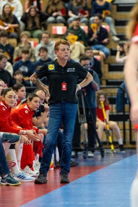 HANDBALL - EHF EURO Quali, AUT vs ESP VIENNA,AUSTRIA,04.MAR.26 - HANDBALL - EHF Women s European Championship, EM, Europameisterschaft qualification, OEHB international match, Länderspiel, Nationalmannschaft Austria vs Spain. Image shows head coach Monique Tijsterman (AUT).  GEPAxpictures xPhilippxBrem