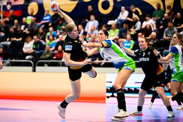 Handball, Women European Championship Qualification, Slovenia Germany, 2 Round, Group 3, Matchday 3 Nina Engel Germany , Ana Abina Slovenia Celje Slovenia