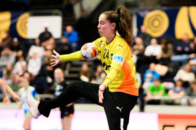 Handball, Women EM Qualification, Slovenia Germany, 2 Round, Group 3, 3 Matchday Goalkeeper Sarah Wachter Germany Celje Slovenia