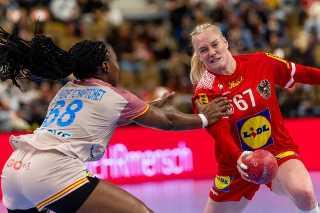 HANDBALL - EHF EURO Quali, AUT vs ESP VIENNA,AUSTRIA,04.MAR.26 - HANDBALL - EHF Women s European Championship, EM, Europameisterschaft qualification, OEHB international match, Länderspiel, Nationalmannschaft Austria vs Spain. Image shows Lyndie Tchapchet Defo (ESP) and Johanna Reichert (AUT).  GEPAxpictures xPhilippxBrem