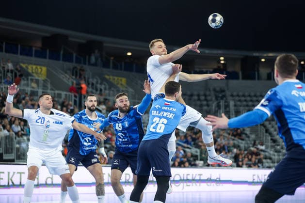HC Zagreb v Orlen Wisla Plock - EHF Champions League Ihar Bialiauski of HC Zagreb pass the ball during the EHF Champions League match between HC Zagreb and Orlen Wisla Plock at Arena Zagreb on March 4, 2026 in Zagreb, Croatia.  MatijaxHabljak PIXSELL