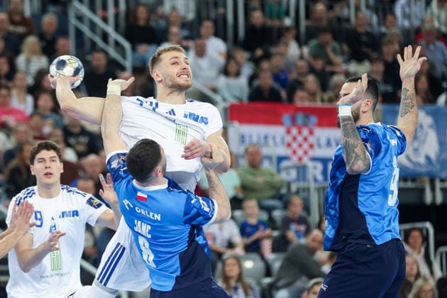 HC Zagreb v Orlen Wisla Plock - EHF Champions League Ihar Bialiauski of HC Zagreb in action against Mitja Janc during the EHF Champions League match between HC Zagreb and Orlen Wisla Plock at Arena Zagreb on March 4, 2026 in Zagreb, Croatia.  MatijaxHabljak PIXSELL