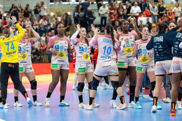 HANDBALL - EHF EURO Quali, AUT vs ESP VIENNA,AUSTRIA,04.MAR.26 - HANDBALL - EHF Women s European Championship, EM, Europameisterschaft qualification, OEHB international match, Länderspiel, Nationalmannschaft Austria vs Spain. Image shows the rejoicing of Spain.  GEPAxpictures xPhilippxBrem