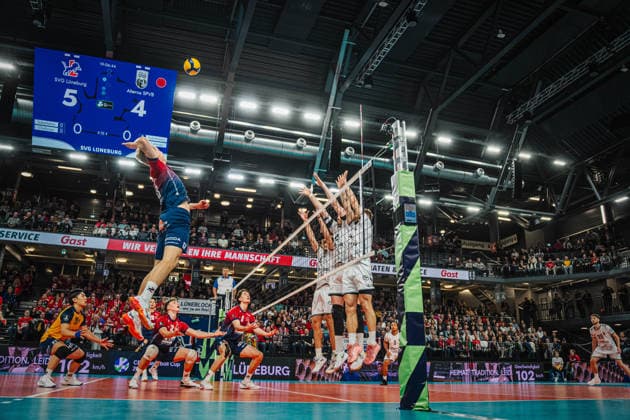 Volleyball Men CEV Cup 2026 SVG Lüneburg vs Alterna SPVB POITIERS 04 03 2026 Axel Enlund 17 SVG Lüneburg vs Alterna SPVB POITIERS block of three