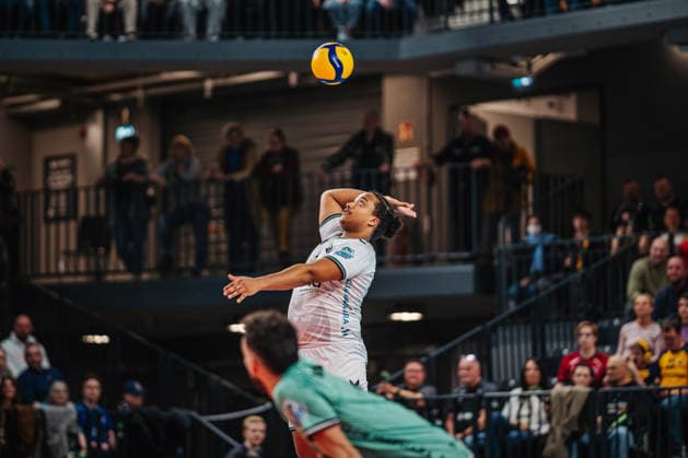 Volleyball Men CEV Cup 2026 SVG Lüneburg vs Alterna SPVB POITIERS 04 03 2026 Anatole Chaboissant 3 Alterna SPVB POITIERS serving