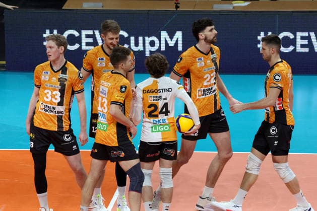 DEU, CEV Cup, BR Volleys vs Picenza Volleys, 04 03 2026, Max Schmeling Halle, Berlin, DEU, CEV Cup, BR Volleys vs Picenza Volleys, in the picture BR Volleys players circle nordphotoxGmbHx xEngler nph00076