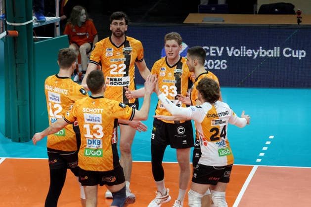 DEU, CEV Cup, BR Volleys vs Picenza Volleys, 04 03 2026, Max Schmeling Halle, Berlin, DEU, CEV Cup, BR Volleys vs Picenza Volleys, in the picture BR Volleys players circle nordphotoxGmbHx xEngler nph00076