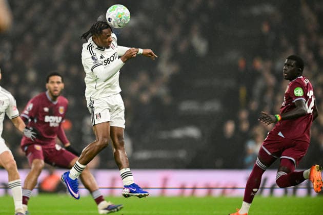Fulham v West Ham United, Premier League Fulham forward Samuel Chukwueze (19) heads the ball during the Premier League match between Fulham and West Ham United at Craven Cottage, London, UK on 4 March 2026. London Craven Cottage Greater London UK Editorial use only DataCo restrictions apply See www.football-dataco.com , Copyright: xDennisxGoodwinx PSI-23837-0010