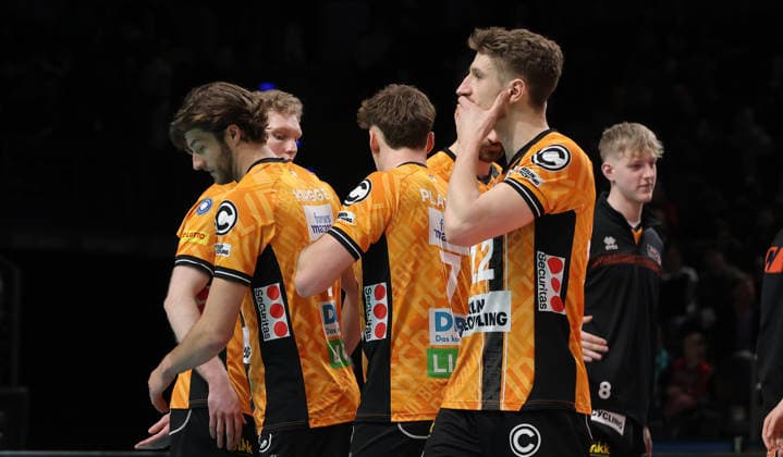 BR Volleys team disappointed after 0 3 defeat in first leg Disappointment Sport CEV Volleyball Cup Men Season 2025 2026 04 03 2026 BR Volleys Berlin BRV vs Gas Sales Bluenergy Piacenza