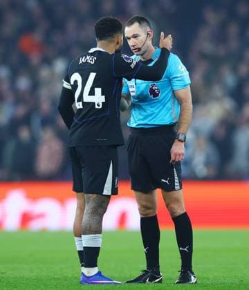 Referee Jarred Gillet and Reece James of Chelsea Aston Villa v Chelsea, Premier League, Football, Villa Park, Birmingham, UK - 04 Mar 2026Birmingham Villa Park United Kingdom EDITORIAL USE ONLY No use with unauthorised audio, video, data, fixture lists, club league logos or live services. Online in-match use limited to 120 images, no video emulation. No use in betting, games or single club league player publications. Copyright: xMattxWest Shutterstockx 16720016q