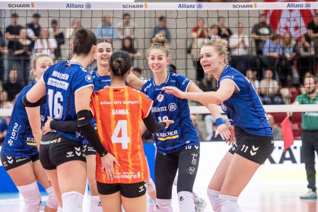 Pia Kaestner Allianz MTV Stuttgart, 10 , center Joy, cheering with team GER, Allianz MTV Stuttgart VC Wiesbaden, Volleyball Bundesliga, VBL, season 2025 2026, 04 03 2026 GER, Allianz MTV Stuttgart VC Wiesbaden, Volleyball Bundesliga, VBL, season 2025 2026, 04 03 2026 Stuttgart Copyright: xSandyxDinkelackerx EP_SDR