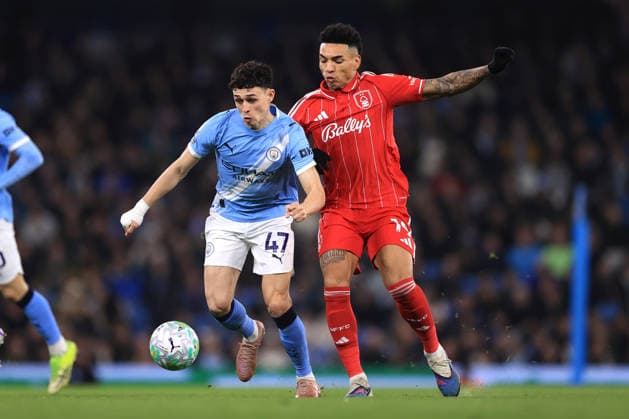 Fußball Premier League Manchester City gegen Nottingham Forest 4. März 2026 Premier League Manchester City gegen Nottingham Forest Phil Foden von Manchester City und Igor Jesus von Nottingham Forest Foto Simon Stacpoole Abseits Manchester UK  Copyright: xSimonxStacpoolexOffside