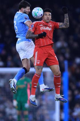 Manchester City v Nottingham Forest - Premier League Ruben Dias of Manchester City and Igor Jesus of Nottingham Forest challenge during the Premier League match between Manchester City and Nottingham Forest at Etihad Stadium on March 4, 2026 in Manchester, England. WARNING! This Photograph May Only Be Used For Newspaper And Or Magazine Editorial Purposes. May Not Be Used For Publications Involving 1 player, 1 Club Or 1 Competition Without Written Authorisation From Football DataCo Ltd. For Any Queries, Please Contact Football DataCo Ltd on +44 (0) 207 864 9121 Manchester Etihad Stadium England United Kingdom Copyright: xAllstarxPicturexLibraryxLtdx
