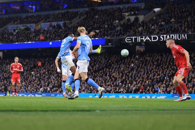 Fußball Premier League Manchester City gegen Nottingham Forest 4. März 2026 Premier League Manchester City gegen Nottingham Forest Antoine Semenyo von Manchester City erzielt das erste Tor Foto Simon Stacpoole Abseits Manchester UK  Copyright: xSimonxStacpoolexOffside