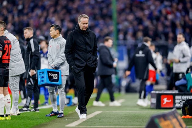 Hamburg, 4. März 2026 - Fußball, 1. Bundesliga 2025 26, Hamburger SV - Bayer 04 Leverkusen: Kasper Hjulmand (Bayer 04 Leverkusen, Trainer) DFL REGULATIONS PROHIBIT ANY USE OF PHOTOGRAPHS AS IMAGE SEQUENCES AND OR QUASI-VIDEO. *** Hamburg, March 4, 2026 Football, 1 Bundesliga 2025 26, Hamburger SV Bayer 04 Leverkusen Kasper Hjulmand Bayer 04 Leverkusen, Coach DFL REGULATIONS PROHIBIT ANY USE OF PHOTOGRAPHS AS IMAGE SEQUENCES AND OR QUASI VIDEO