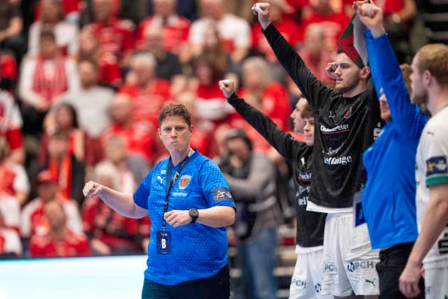 DENMARK CL Men s Handball Aalborg Handball Füchse Berlin Coach Nicolej Krickau and players from Füchse Berlin reacts in the EHF Champions League men s handball match between Aalborg Handball and Füchse Berlin at Gigantium in Aalborg on Wednesday, March 4, 2026 , Aalborg Denmark Mors  Copyright: BoxAmrstrupx xRitzauxScanpix BoxAmstrupx spdk20260304-210142-L