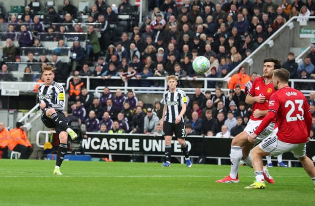 Newcastle Upon Tyne, England, 4th March 2026. Harvey Barnes of Newcastle United shoots wide during the Newcastle United vs Manchester United, ManU Premier League match at St. James Park, Newcastle Upon Tyne. Picture credit should read: Nigel Roddis Sportimage EDITORIAL USE ONLY. No use with unauthorised audio, video, data, fixture lists, club league logos or live services. Online in-match use limited to 120 images, no video emulation. No use in betting, games or single club league player publications. SPI_025_NR_NEWC_MANC SPI-4578-0025