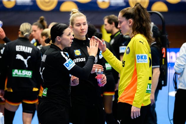 Handball, Women European Championship Qualification, Slovenia Germany, 2 Round, Group 3, Matchday 3 Goalkeeper Coach Jasmina Rebmann Jankovic Germany , Goalkeeper Sarah Wachter Germany Celje Slovenia