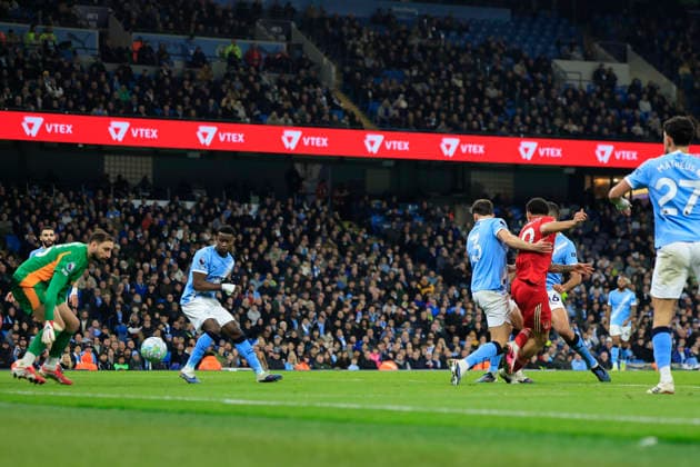Manchester City v Nottingham Forest, Premier League Morgan Gibbs-White (10) of Nottingham Forest scores to make it 1-1 during the Premier League match between Manchester City and Nottingham Forest at the Etihad Stadium, Manchester, UK on 4 March 2026. Manchester Etihad Stadium Manchester UK Editorial use only DataCo restrictions apply See www.football-dataco.com , Copyright: xConorxMolloyx PSI-23834-0030