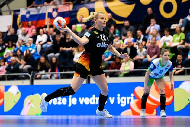 Handball, Womens European Championship Qualification, Slovenia Germany, 2nd round, Group 3, Matchday 3 Antje Döll Doell Germany on seven-meter penalty Celje Slovenia