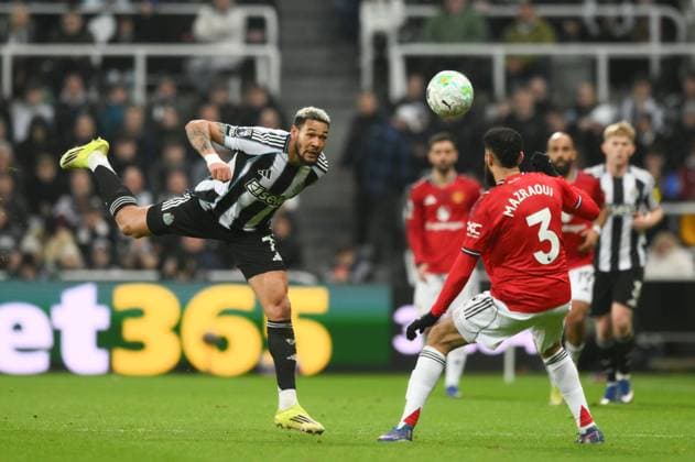 Joelinton of Newcastle United (left) in action Newcastle United v Manchester United, ManU Premier League, Football, St James Park, Newcastle, UK - 04 Mar 2026Newcastle St James Park United Kingdom EDITORIAL USE ONLY No use with unauthorised audio, video, data, fixture lists, club league logos or live services. Online in-match use limited to 120 images, no video emulation. No use in betting, games or single club league player publications.  Copyright: xRichardxLee Shutterstockx 16723964y