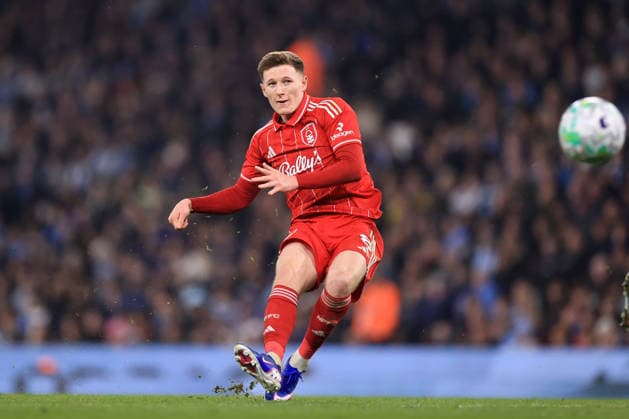 Fußball Premier League Manchester City gegen Nottingham Forest 4. März 2026 Premier League Manchester City gegen Nottingham Forest Elliot Anderson von Nottingham Forest erzielt das zweite Tor Foto Simon Stacpoole Abseits Manchester UK  Copyright: xSimonxStacpoolexOffside