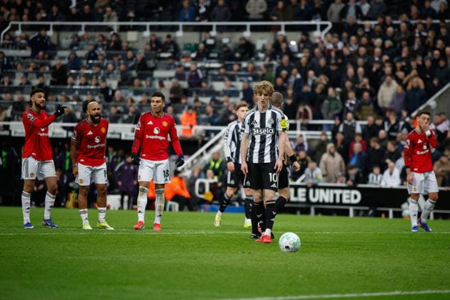 Newcastle United v Manchester United, ManU Premier League Anthony Gordon of Newcastle United steps up to take a penalty kick during the Premier League match between Newcastle United and Manchester United at St. James s Park, Newcastle, UK on 4 March 2026. Newcastle St. James s Park Tyne and Wear UK Editorial use only DataCo restrictions apply See www.football-dataco.com , Copyright: xCraigxCowanx PSI-23835-0055