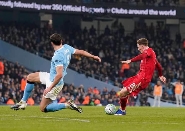 Manchester, England, 4th March 2026. Elliot Anderson of Nottingham Forest celebrates scoring their second equalising goal during the Manchester City vs Nottingham Forest Premier League match at the Etihad Stadium, Manchester. Picture credit should read: Andrew Yates Sportimage EDITORIAL USE ONLY. No use with unauthorised audio, video, data, fixture lists, club league logos or live services. Online in-match use limited to 120 images, no video emulation. No use in betting, games or single club league player publications. SPI_082_AY_Manchester_City_Forest SPI-4576-0081