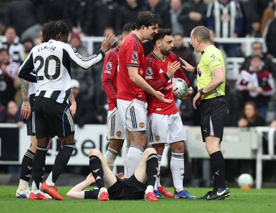 Newcastle Upon Tyne, England, 4th March 2026. Bruno Fernandes of Manchester United, ManU complains about conceding a penalty during the Newcastle United vs Manchester United Premier League match at St. James Park, Newcastle Upon Tyne. Picture credit should read: Nigel Roddis Sportimage EDITORIAL USE ONLY. No use with unauthorised audio, video, data, fixture lists, club league logos or live services. Online in-match use limited to 120 images, no video emulation. No use in betting, games or single club league player publications. SPI_040_NR_NEWC_MANC SPI-4578-0040