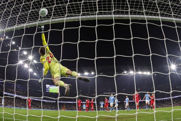 Manchester City v Nottingham Forest - Premier League Nottingham Forest goalkeeper Matz Sels makes a fingertip save as he puts the ball over the bar during the Premier League match between Manchester City and Nottingham Forest at Etihad Stadium in Manchester, United Kingdom, on March 4, 2026. Manchester Greater Manchester United, ManU Kingdom  Copyright: xNewsxImagesx originalFilename:cosgrove-premierl260304_np4Bx.jpg