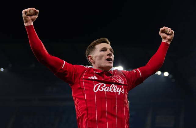Manchester City v Nottingham Forest - Premier League MANCHESTER, ENGLAND - MARCH 4: Elliot Anderson of Nottingham Forest celebrates scoring the second goal during the Premier League match between Manchester City and Nottingham Forest at Etihad Stadium on March 4, 2026 in Manchester, England. Elliot Anderson Manchester Etihad Stadium England United Kingdom Copyright: xVisionhausx 776340641