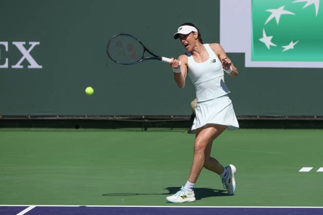 INDIAN WELLS, CA - MARCH 04: Sorana Cirstea (ROU) hits a forehand during the BNP Paribas Open on March 4, 2026 at Indian Wells Tennis Garden in Indian Wells, CA. (Photo by George Walker Icon Sportswire) TENNIS: MAR 04 BNP Paribas Open EDITORIAL USE ONLY Icon260304015