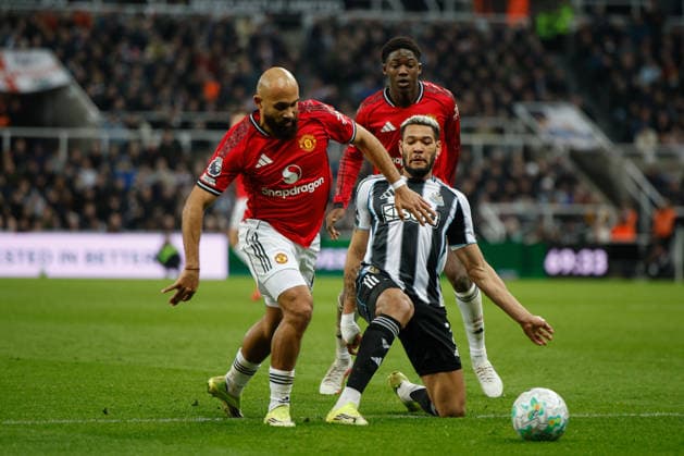 Newcastle United v Manchester United, ManU Premier League Bryan Mbeumo of Manchester United dispossesses Joelinton of Newcastle United during the Premier League match between Newcastle United and Manchester United at St. James s Park, Newcastle, UK on 4 March 2026. Newcastle St. James s Park Tyne and Wear UK Editorial use only DataCo restrictions apply See www.football-dataco.com , Copyright: xCraigxCowanx PSI-23835-0190
