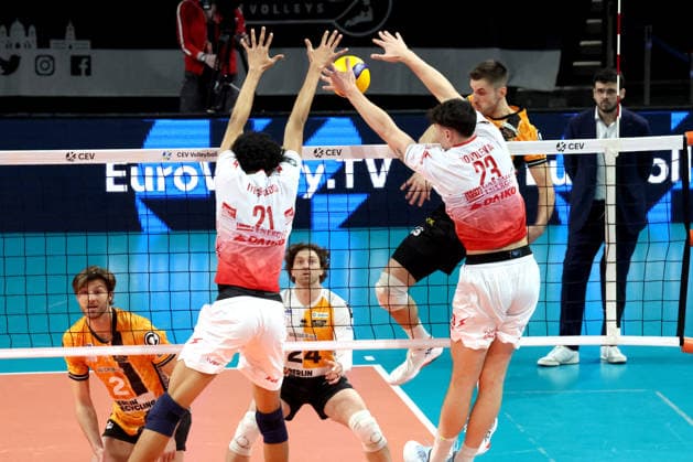 DEU, CEV Cup, BR Volleys vs Picenza Volleys, 04 03 2026, Max Schmeling Halle, Berlin, DEU, CEV Cup, BR Volleys vs Picenza Volleys, in the picture Ruben Schott BR Volleys 13 , Iyegbekedo Daniel Piacenza 21 , Bovolenta Alberto Piacenza 23 nordphotoxGmbHx xEngler nph00076