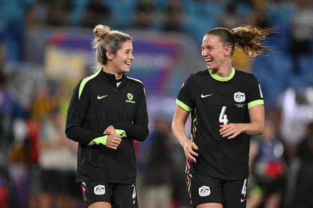 SOCCER ASIAN CUP IRAN AUSTRALIA, Kyra Cooney-Cross (l) and Clare Hunt of Australia celebrate following the AFC Women™s Asian Cup Group A match between Iran and Australia at Cbus Super Stadium on the Gold Coast, Thursday, March 5, 2026. ( NO ARCHIVING, EDITORIAL USE ONLY GOLD COAST QUEENSLAND AUSTRALIA  Copyright: xDAVExHUNTx 20260306166854100992
