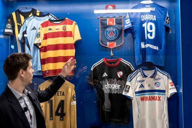 FOOTBALL : visite des coulisses et du parcours musÃ al du Stade de la Meinau Strasbourg - 05 03 26 Racing Strasbourg lancement de son Stadium Tour une visite des coulisses et du parcours musÃ al du Stade de la Meinau Marc Keller (prÃ sident du Racing)  Copyright: xelyxandroxcegarrax