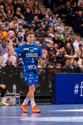 DAIKIN Handball Bundesliga TVB Stuttgart vs THW Kiel 05 03 2026 Stuttgart, GERMANY 05 March 2026 Max Häfner TVB Stuttgart, 3 setting up during the match between TVB Stuttgart and THW Kiel on matchday 24 of the Daikin Handball Bundesliga at the Porsche Arena Copyright: xBEAUTIFULxSPORTS Steinx