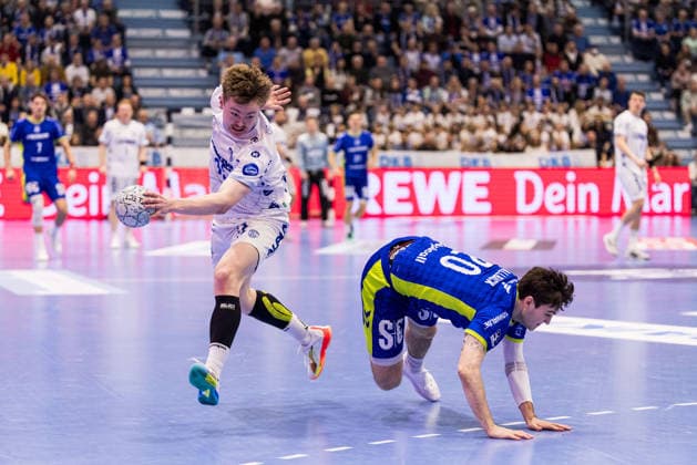 DAIKIN Handball Bundesliga VfL Gummersbach TBV Lemgo Lippe 05 03 2026 Jarnes Faust TBV Lemgo Lippe, 35 on the ball, Ludvig Hallbäck VfL Gummersbach, 20 DAIKIN Handball Bundesliga VfL Gummersbach TBV Lemgo Lippe Gummersbach, Schwalbe arena on 05 03 2026 Copyright: xBEAUTIFULxSPORTS Wunderlx