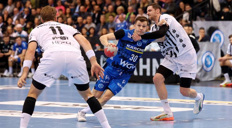 05 03 2026, Germany, Stuttgart, Handball Bundesliga, TVB Stuttgart vs THW Kiel, f l Petter Overby Kiel , Marco Mengon TVB , Hendrik Pekeler Kiel