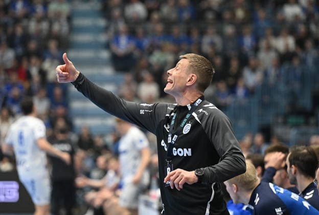 Gudjon Valur Sigurdsson VfL Gummersbach coach gives thumbs up VfL Gummersbach vs TBV Lemgo Lippe, Handball, Daikin 1 Bundesliga, Matchday 24, Season 2025 2026, Schwalbe Arena Gummersbach, 05 03 2026 VfL Gummersbach vs TBV Lemgo Lippe, Handball, Daikin 1 Bundesliga, Matchday 24, Season 2025 2026, Schwalbe Arena Gummersbach, 05 03 2026 Gummersbach Copyright: xEibner-Pressefoto JuergenxAugstx EP_JAT