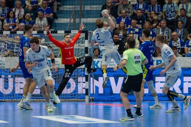 Dominik KuzmanoviÄ‡, Goalkeeper, VfL Gummersbach 1 , Joel Willecke, Circle winger TBV Lemgo Lippe 24 , Lukas Hutecek, Backcourt TBV Lemgo Lippe 2 , VfL Gummersbach vs TBV Lemgo Lippe, Daikin Handball Bundesliga, Men , 24 Matchday, 05 03 2026 Gummersbach NRW Germany Copyright: xkolbert-press MartinxWdziecznyx