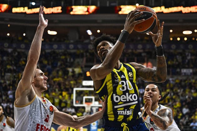 Fenerbahce Beko v AS Monaco Basket - EuroLeague ISTANBUL, TURKIYE - MARCH 5: Chris Silva (30) of Fenerbahce Beko in action against Daniel Theis (L) of AS Monaco Basket during the EuroLeague week 30 match between Fenerbahce Beko and AS Monaco Basket in Istanbul, Turkiye, on March 5, 2026. Muhammed Enes Yildirim Anadolu Istanbul Turkey. Editorial use only. Please get in touch for any other usage.  Copyright: x2026xAnadoluxMuhammedxEnesxYildirimx