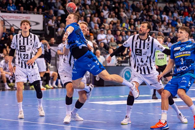 DAIKIN Handball Bundesliga TVB Stuttgart vs THW Kiel 05 03 2026 Stuttgart, GERMANY 05 March 2026 Marco Megon TVB Stuttgart, 30 vs Petter overby THW Kiel, 11 at the circleduring the match between TVB Stuttgart and THW Kiel on matchday 24 of the Daikin Handball Bundesliga at the Porsche Arena Copyright: xBEAUTIFULxSPORTS Steinx