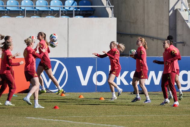 05 03 2026, xgrfx, Football Training , German womens national team v l Elisa Senß, Sjoeke Nüsken, Carlotta Wamser German womens national team DFL DFB REGULATIONS PROHIBIT ANY USE OF PHOTOGRAPHS as IMAGE SEQUENCES and or QUASI VIDEO Dresden