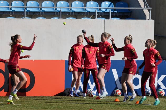 05 03 2026, xgrfx, Football Training , German womens national team f l Jule Brand, Janina Minge, Vivien Endemann, Rebecca Knaak, Giulia Gwinn, Laura Freigang German womens national team DFL DFB REGULATIONS PROHIBIT ANY USE OF PHOTOGRAPHS as IMAGE SEQUENCES and or QUASI VIDEO Dresden